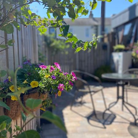 ברמפטון The Courtyard Apartment מראה חיצוני תמונה